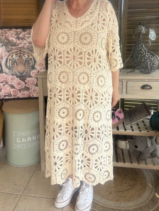 Robe mi-longue broderie crochet beige Bohème Chic du 40 au 50 