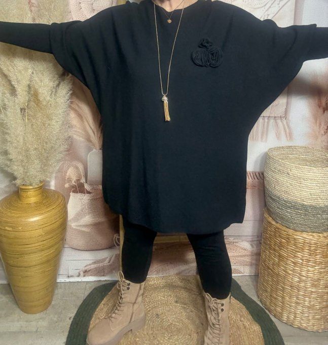 Robe-pull noire SANS LAINE ou maxi-pull oversize 3 fleurs du 42 au 52/54