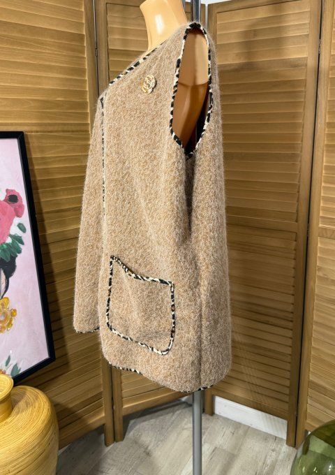 Gilet sans manches camel & Léopard + broche Fleur du 42 au 52/54 et même +  