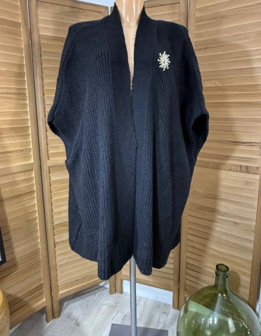 Gilet sans manches oversize noir + broche dorée Soleil du 42 au 56/58 et même + 