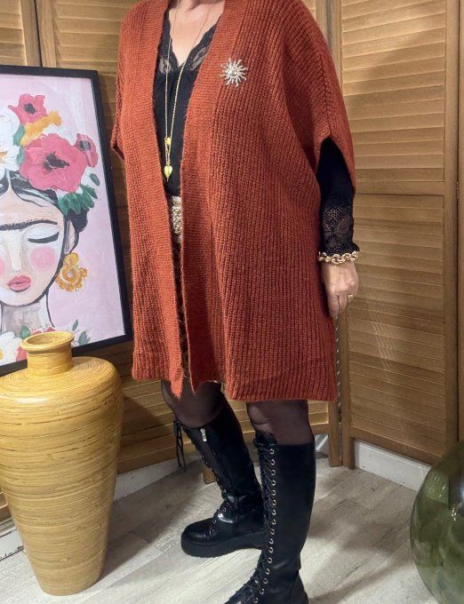 Gilet sans manches oversize Brique + broche dorée Soleil du 42 au 56/58 et même + 