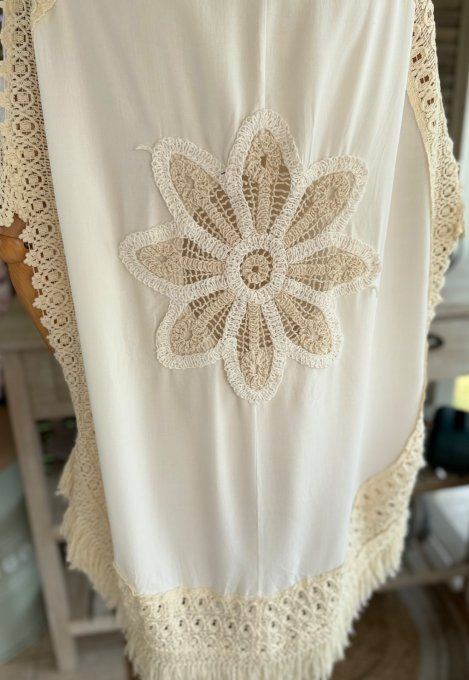 Gilet ample long beige broderie anglaise fleurs et franges du 40 au 50/52