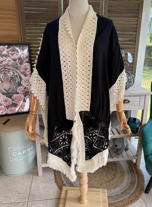 Gilet ample long noir broderie anglaise fleurs et franges du 40 au 50/52