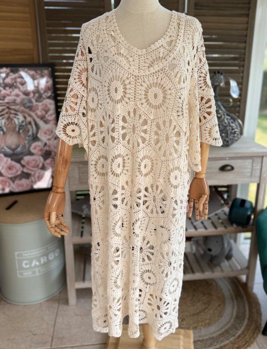 Robe mi-longue broderie crochet beige Bohème Chic du 40 au 50 