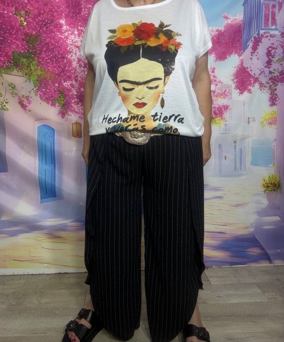 Pantalon-jupe cuisses larges ouvertes sur les côtés noir rayé écru taille smockée du 38 au 48