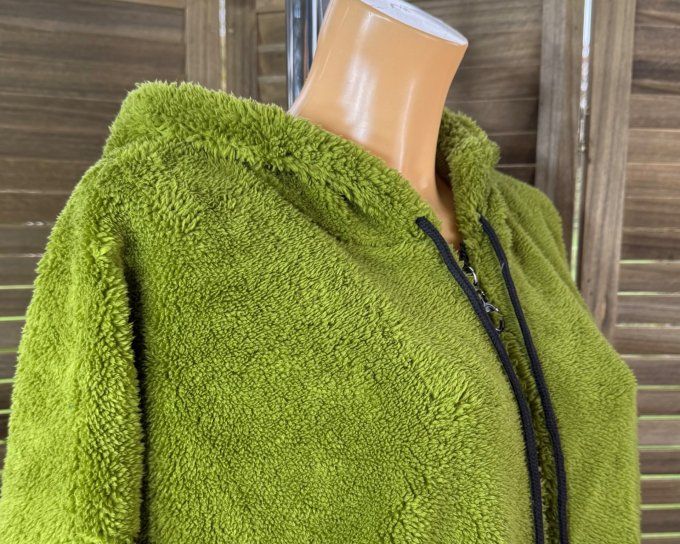 Gilet à capuche peluche Pilou-Pilou Pistache douceur +++ du 40 au 54/56 et même +