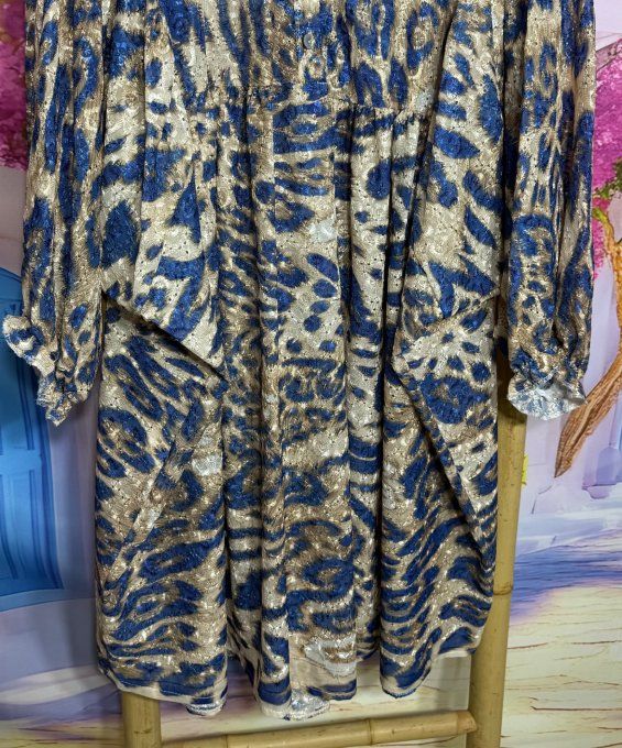 Robe oversize courte satinée Léopard beige et bleu broderie anglaise manches longues du 42 au 52/54 