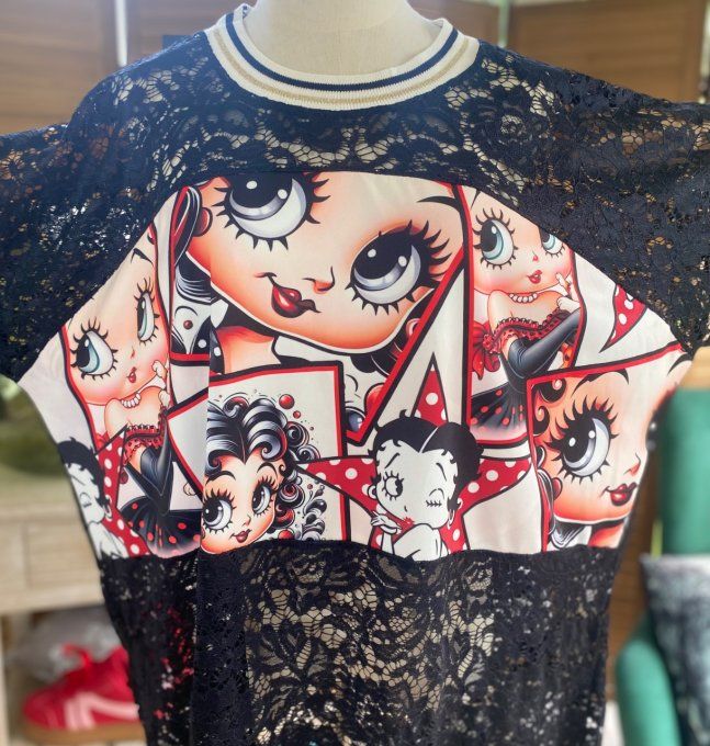Tunique ample dentelle noire Pretty Betty Boop  du 40 au 50/52 