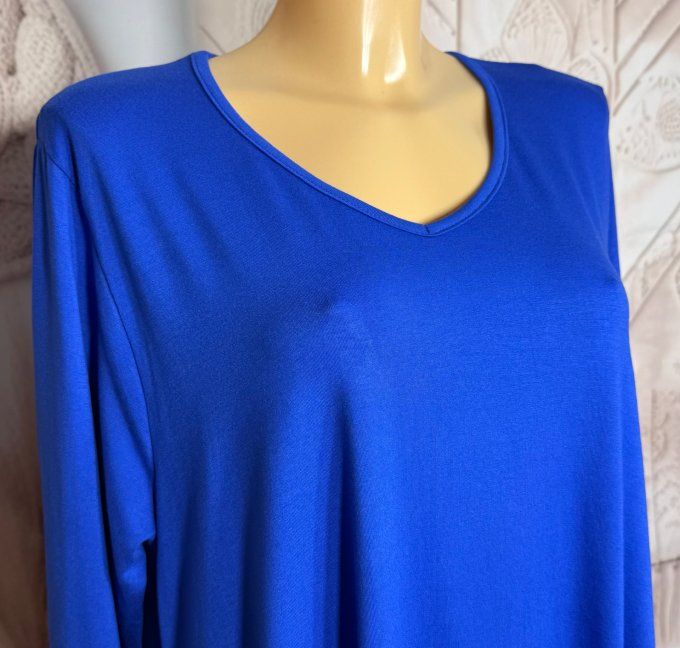 Top trapèze bleu royal manches longues col V collection Les Basiques du Dressing du 40 au 54 