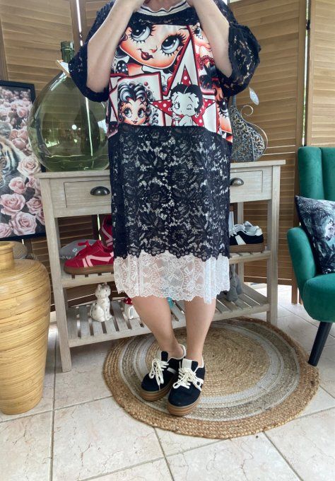 Tunique ample dentelle noire Pretty Betty Boop  du 40 au 50/52 