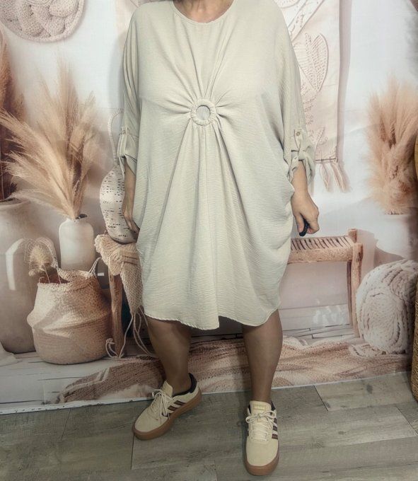 Robe papillon oversize drapée beige manches réglables du 40 au 52