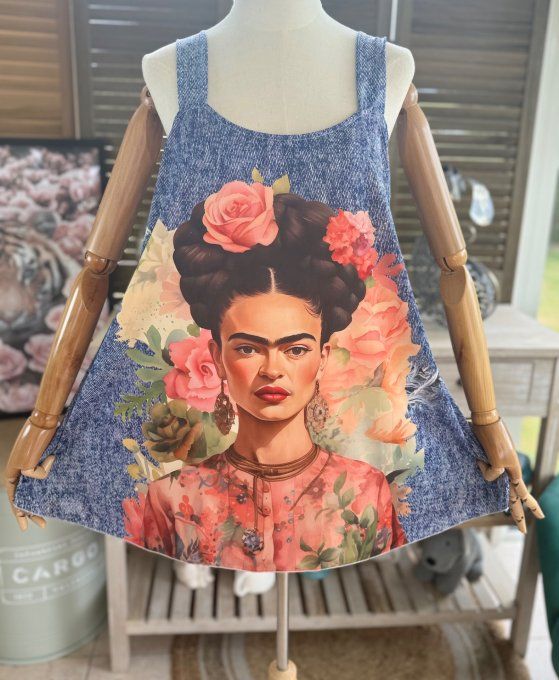 Top débardeur trapèze effet jeans délavé Frida Kahlo aux Fleurs du 40 au 50/52 