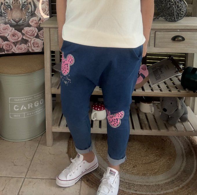 pantalon sarouel en jeans stone Patchs Mickey rose fluo confort +++ du 36 au 44 