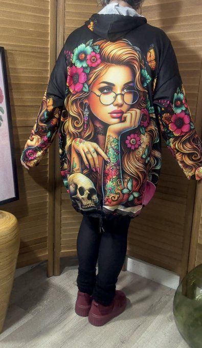 Sweat fin à capuche long noir Flowers Rainbow Tattoo Girl du 40 au 52/54 