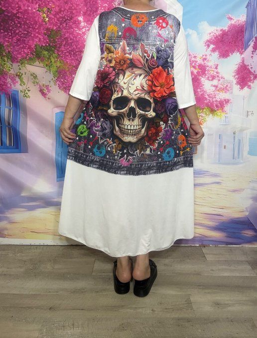 Robe longue blanche et effet jeans brut délavé Skulls & Fleurs multicolores du 40 au 50/52 