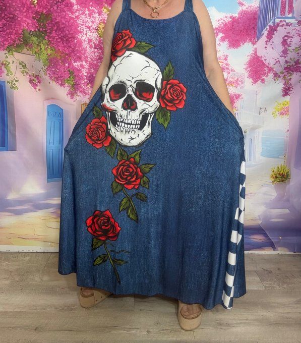 Robe à bretelles trapèze longue Lycra effet jeans brut Skulls & Red Roses du 40 au 50/52