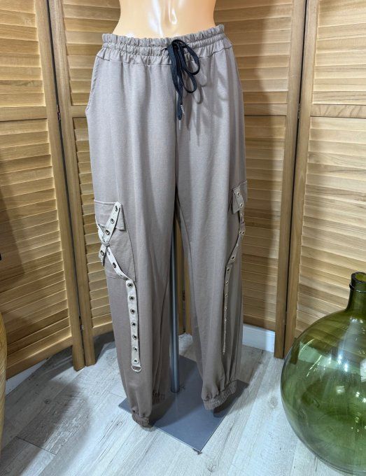 pantalon cargo ample taupe faintaisie oeillets argentés  ++++ du 42 au 52/54 