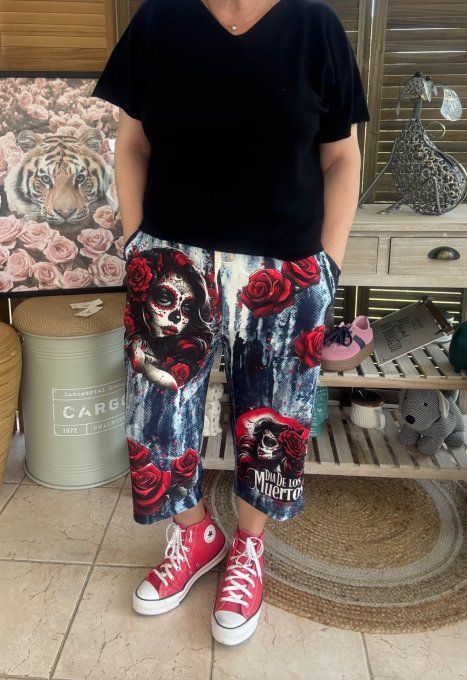 pantacourt (dit magique) effet jeans bleu délavé Skulls Catarina Tattoo Girl du 40 au 50/52 