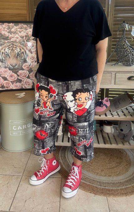 pantacourt (dit magique) effet jeans noir délavé Betty Boop in Love du 40 au 50/52  