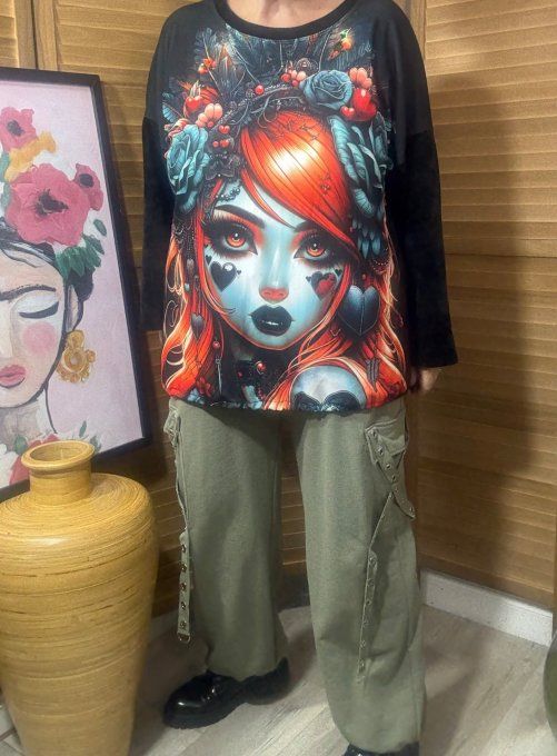 Sweat satiné et velours noir The Pretty Tattoo Girl & Black Roses du 40 au 50 