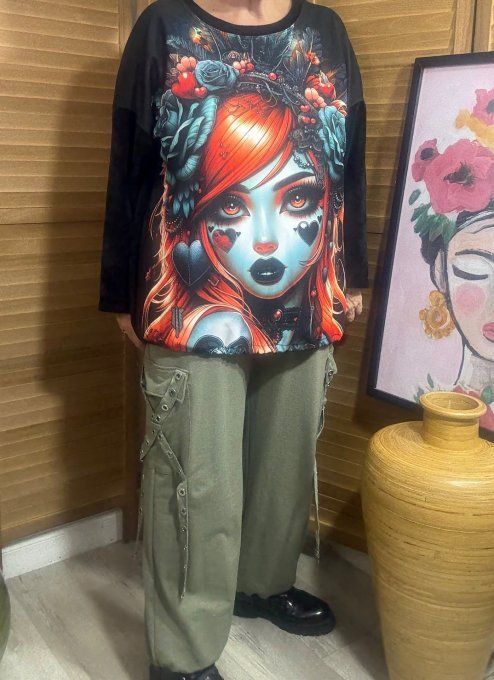 Sweat satiné et velours noir The Pretty Tattoo Girl & Black Roses du 40 au 50 