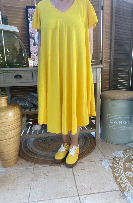 Robe trapèze asymétrique jaune tournesol manches courtes volantées du 40 au 52/54 