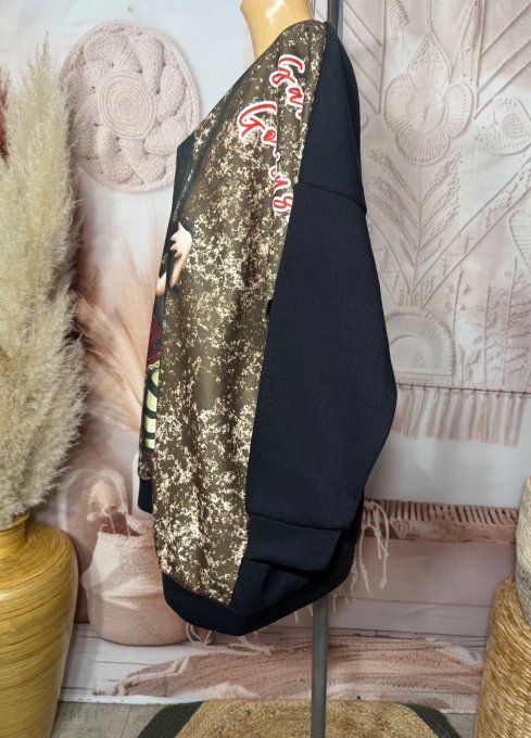 Sweat ample noir molletonné Gorjuss Winter Doll & son chat du 40 au 52 