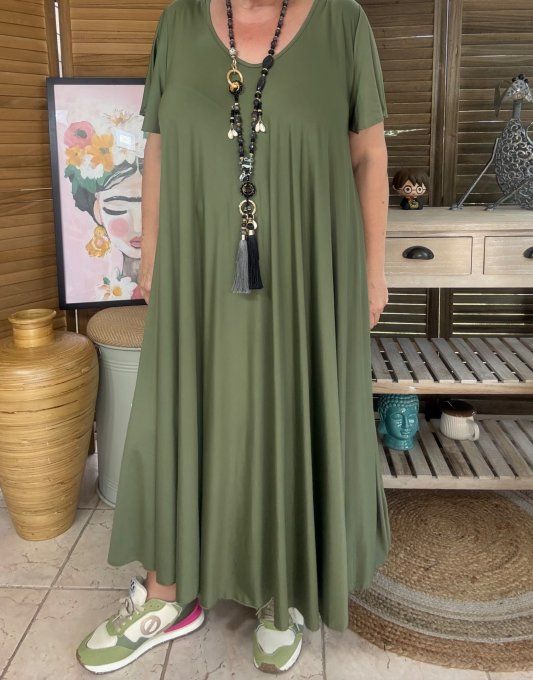 Robe trapèze longue vaporeuse satinée mat kaki manches courtes volantées  du 40 au 54/56 