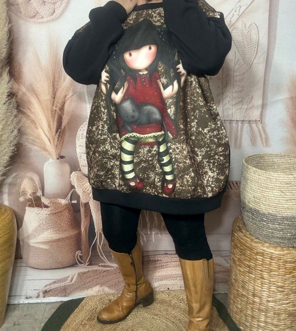 Sweat ample noir molletonné Gorjuss Winter Doll & son chat du 40 au 52 