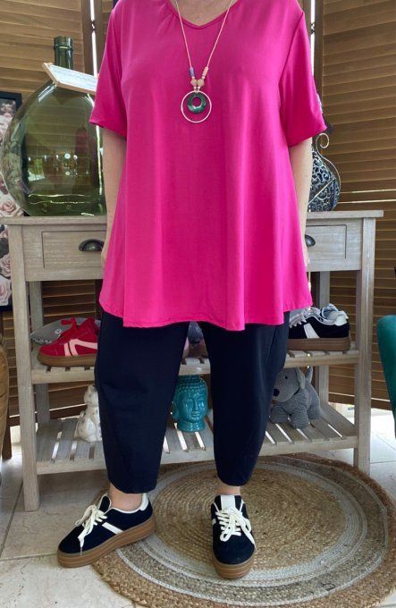 Top trapèze manches courtes fuschia + collier du 42 au 52/54  