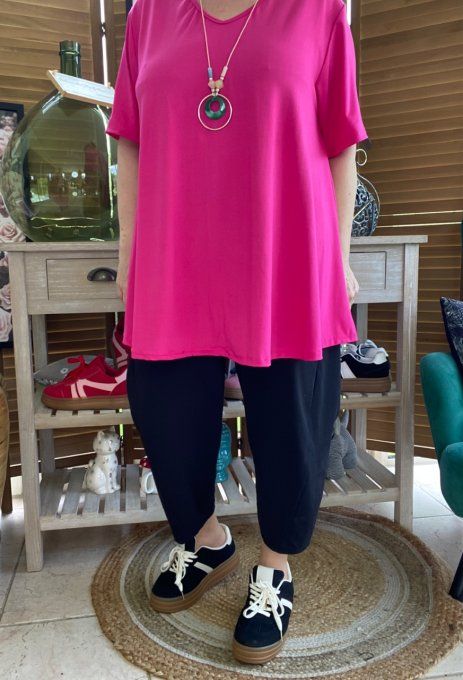 Top trapèze manches courtes fuschia + collier du 42 au 52/54  