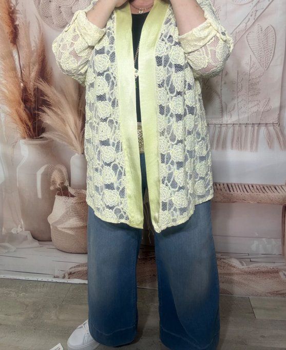 Gilet trapèze ample dentelle florale jaune manches réglables  confort +++ du 40 au 54 et même +