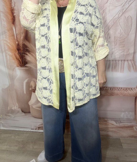 Gilet trapèze ample dentelle florale jaune manches réglables  confort +++ du 40 au 54 et même +