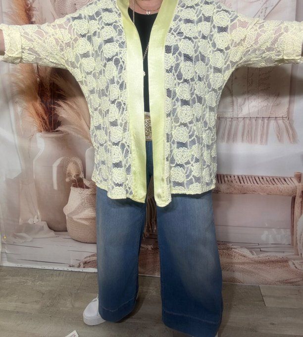 Gilet trapèze ample dentelle florale jaune manches réglables  confort +++ du 40 au 54 et même +