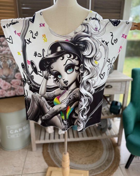 Top fin ample blanc Betty Boop Tatto Girl du 40 au 52  