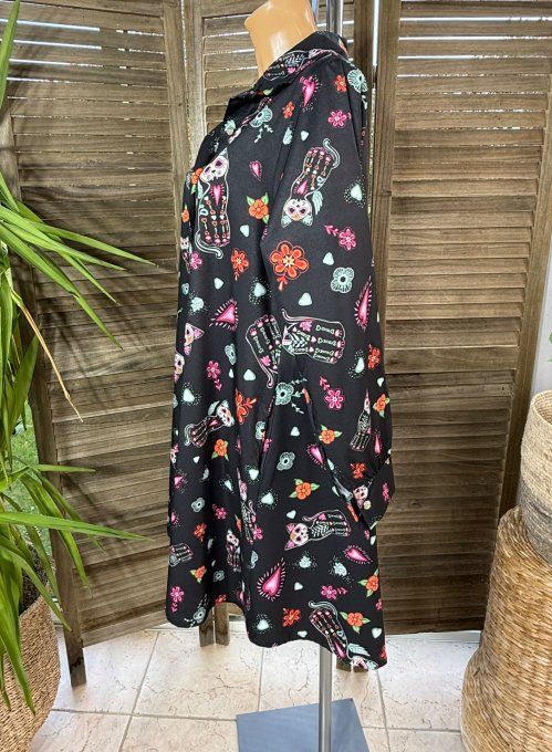 Chemise longue trapèze noire Chat Maneki-neko du 38 au 46 (et même + si portée ouverte)