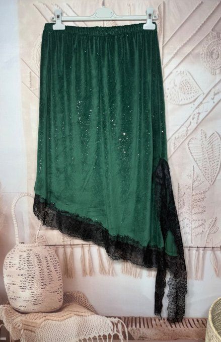 Jupe asymétrique velours vert Sapin strass paillettes argentées et dentelle noire du 40 au 52 