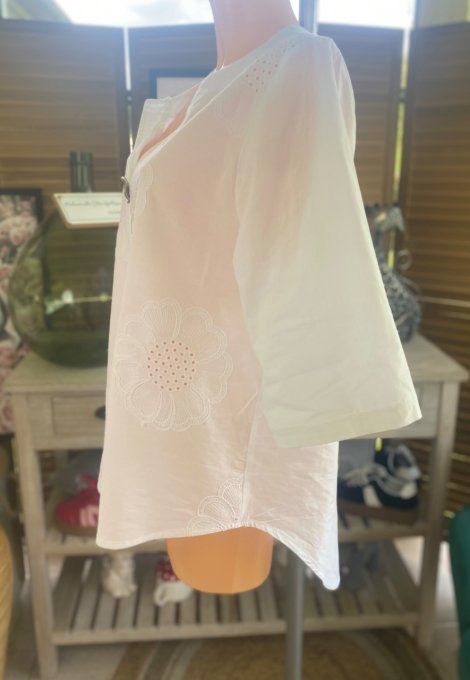 Blouse blanche broderie fleurs manches 3/4 du 34 au 42/44