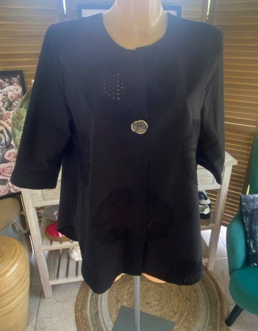 Blouse noire broderie fleurs manches 3/4 du 34 au 42/44