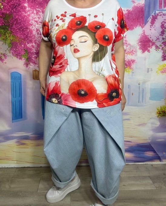 Tee-shirt ample blanc La superbe Femme aux Coquelicots du 38 au 50/52