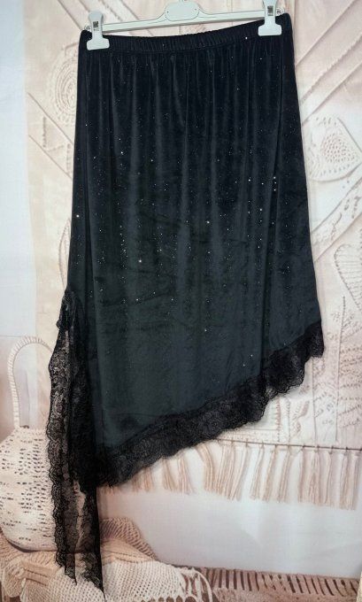 Jupe asymétrique velours noir strass paillettes argentées et dentelle noire du 40 au 52