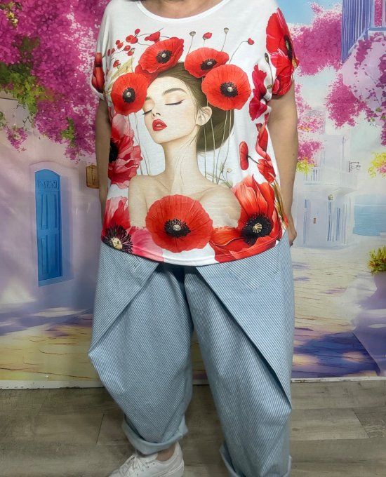 Tee-shirt ample blanc La superbe Femme aux Coquelicots du 38 au 50/52