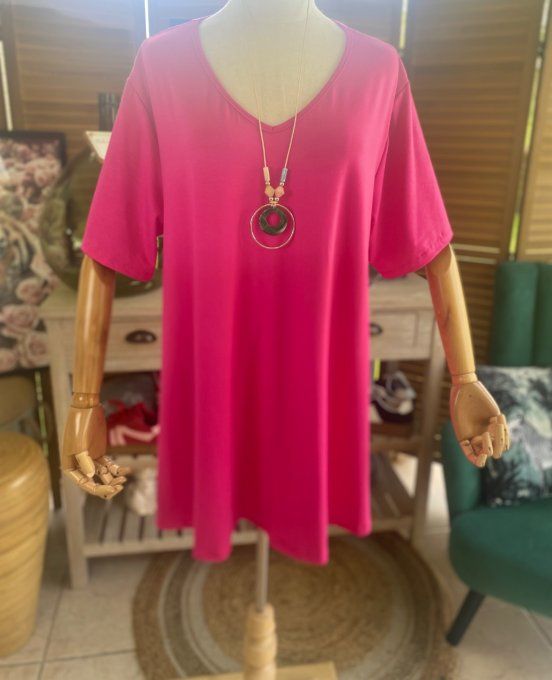 Top trapèze manches courtes fuschia + collier du 42 au 52/54  