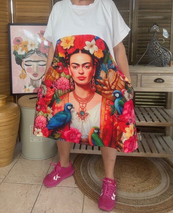 Robe mi-longue trapèze blanche & multicolore Frida Kahlo aux Fleurs du 38 au 50 
