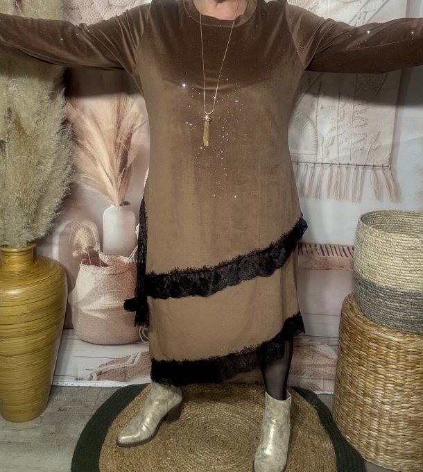 Jupe asymétrique velours chocolat au lait strass paillettes argentées et dentelle noire du 40 au 52 