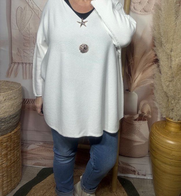 pull ample SANS LAINE blanc col V +  2 broches dorées  du 40 au 52