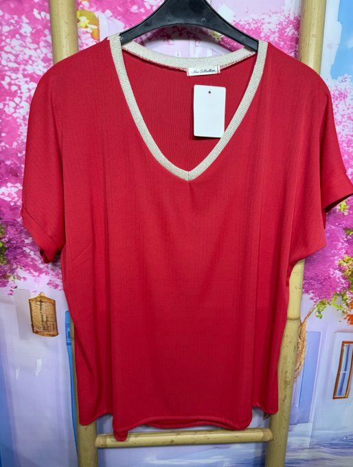 Top texturé fines rayures rouges Lycra et lurex doré or du 34 au 44