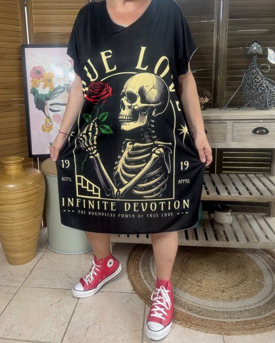 Robe courte ou tunique longue noire Skeleton in Devotion & Red Rose du 42 au 52 
