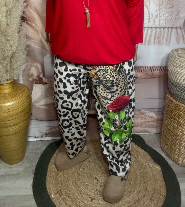 pantalon façon jogg  suédine Léopard Le tigre à la rose rouge confort ++++ du 38 au 46/48