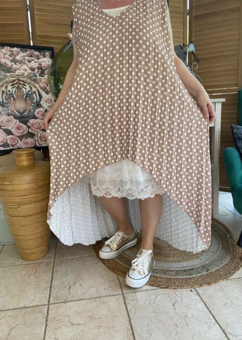 Maxi-tunique plissée asymétrique taupe clair pois blancs du 42 au 56/58